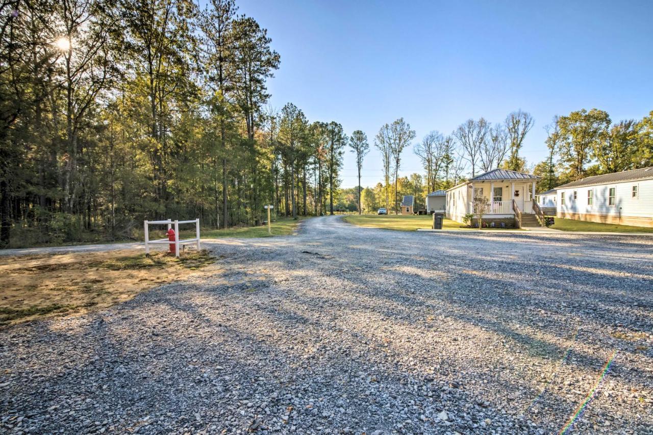 Chic Cottage Retreat With Grill, 2 Mi To Msu! สตาร์ควิลล์ ภายนอก รูปภาพ